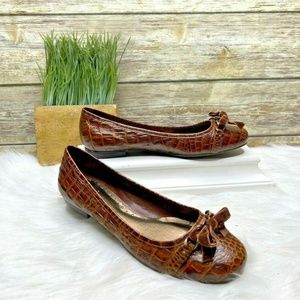 Michelle D Velvet Brown Croc Embossed Leather Sz 6.5 M Bow Accent Loafers Flats